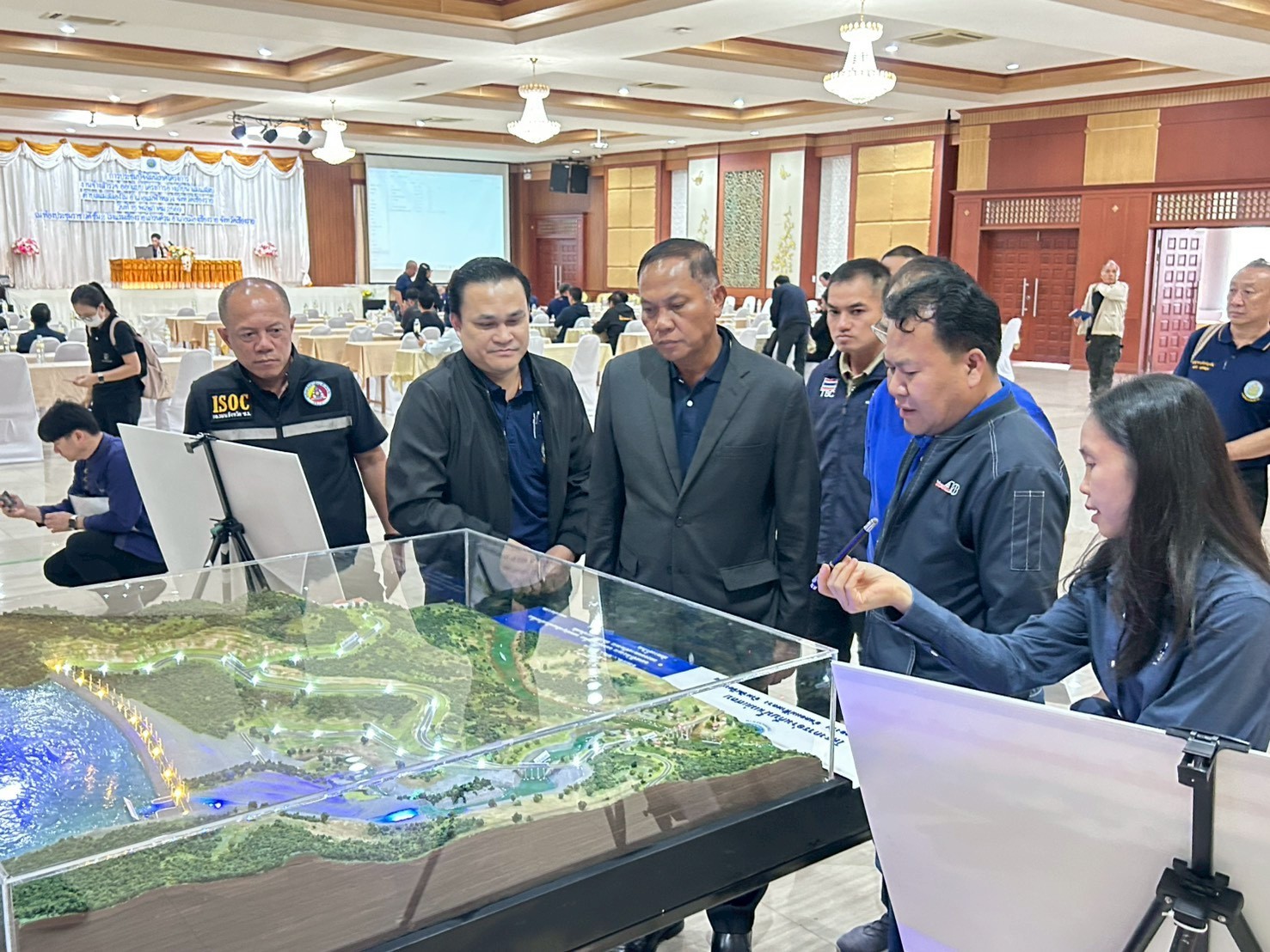 ประชุมปัจฉิมนิเทศโครงการอ่างเก็บน้ำแม่แสลบ
